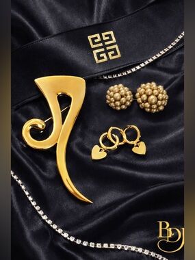 🌹 Givenchy Structural Brooch | Goldtone Jewelry Set Lot | Cluster +Heart Huggies